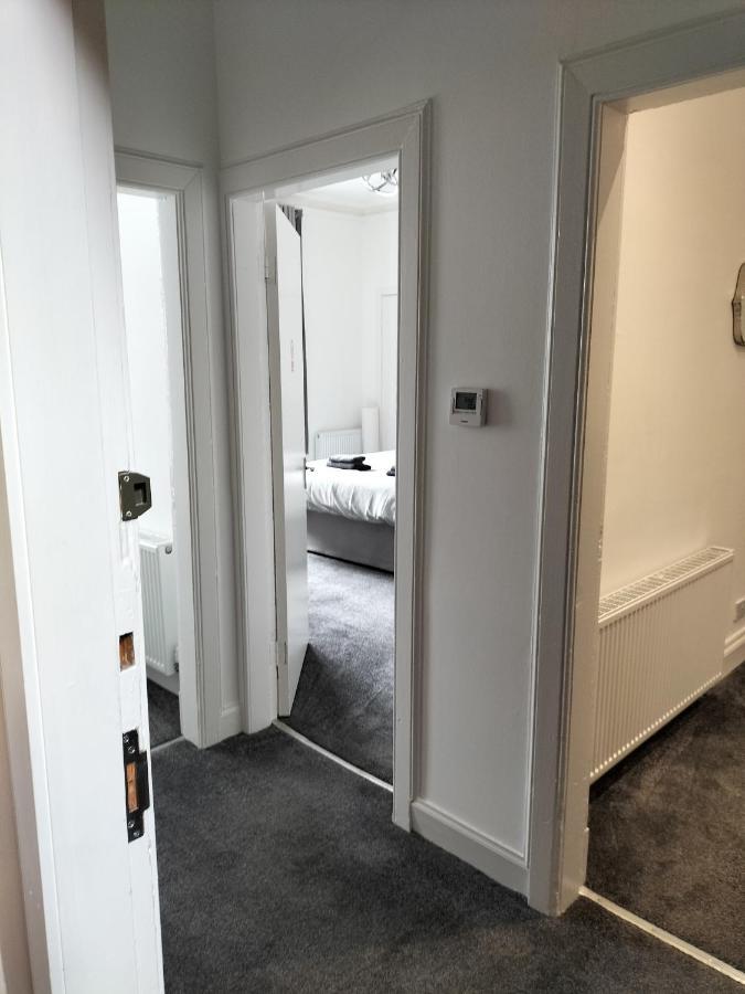 Maze Great Escape Apartment Ayr Bagian luar foto
