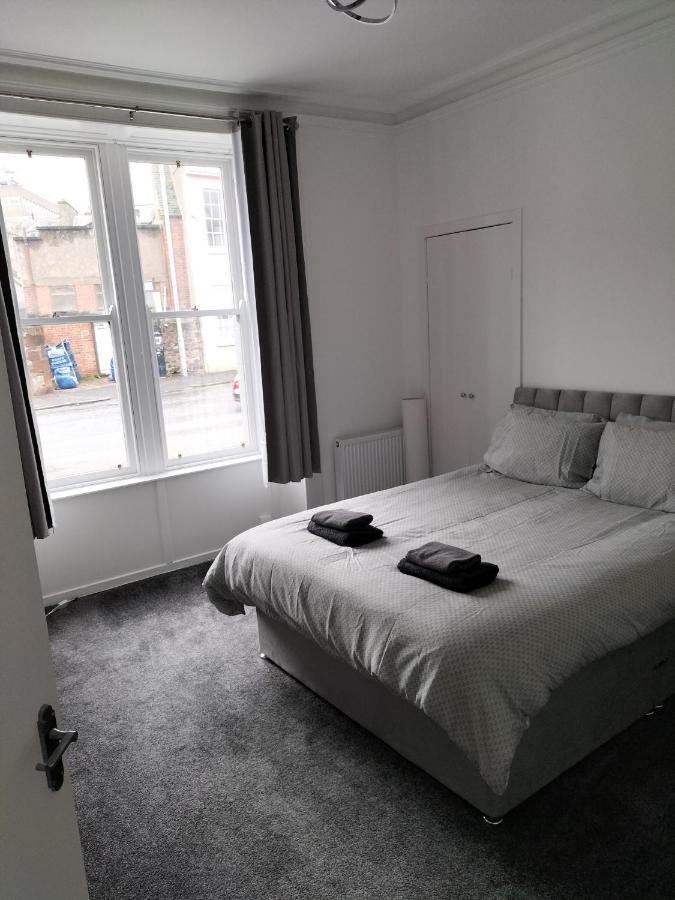 Maze Great Escape Apartment Ayr Bagian luar foto