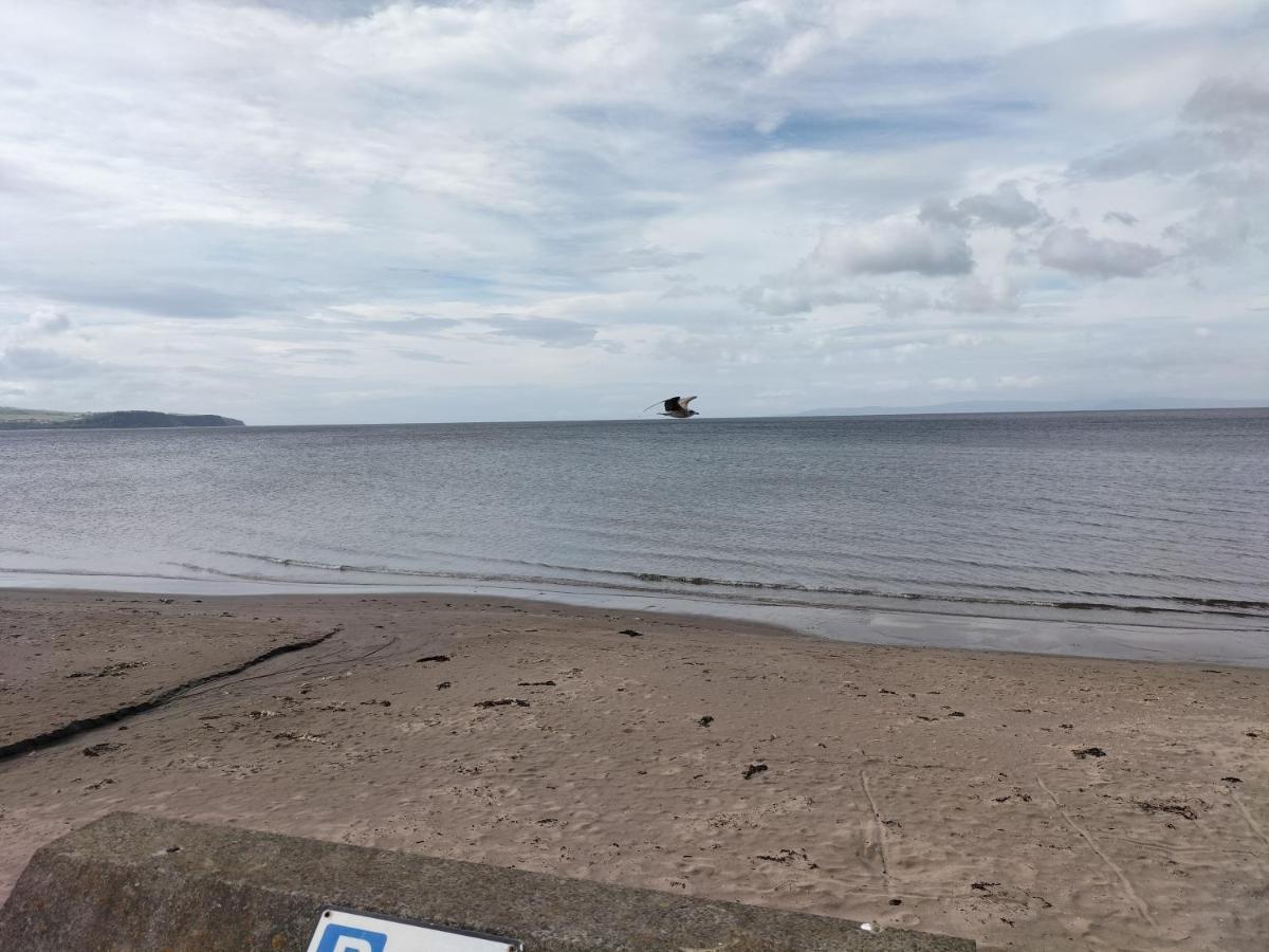 Maze Great Escape Apartment Ayr Bagian luar foto