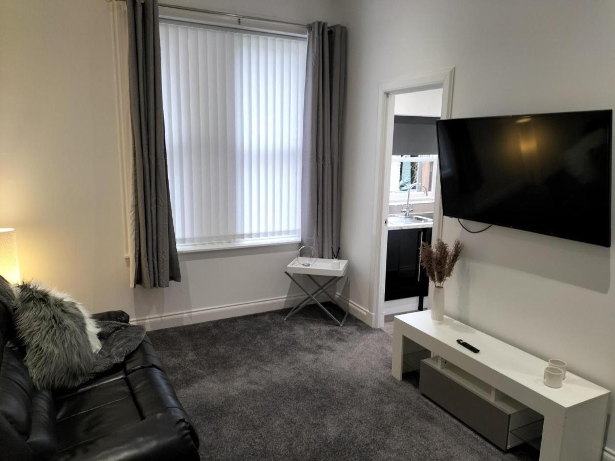 Maze Great Escape Apartment Ayr Bagian luar foto