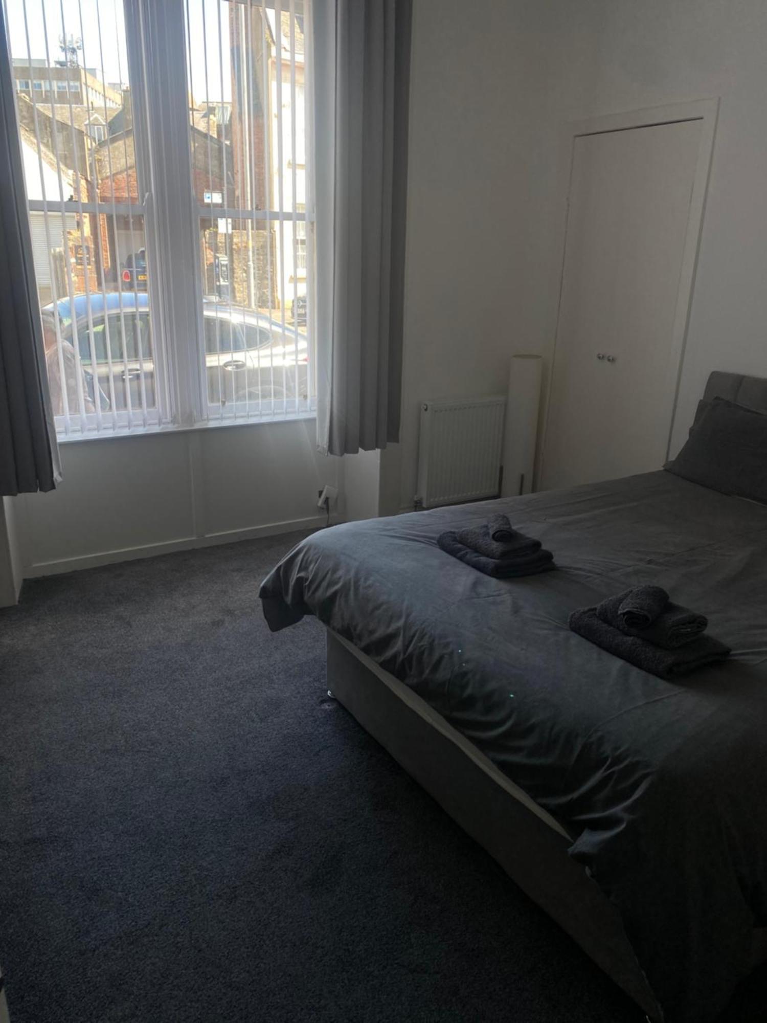 Maze Great Escape Apartment Ayr Bagian luar foto